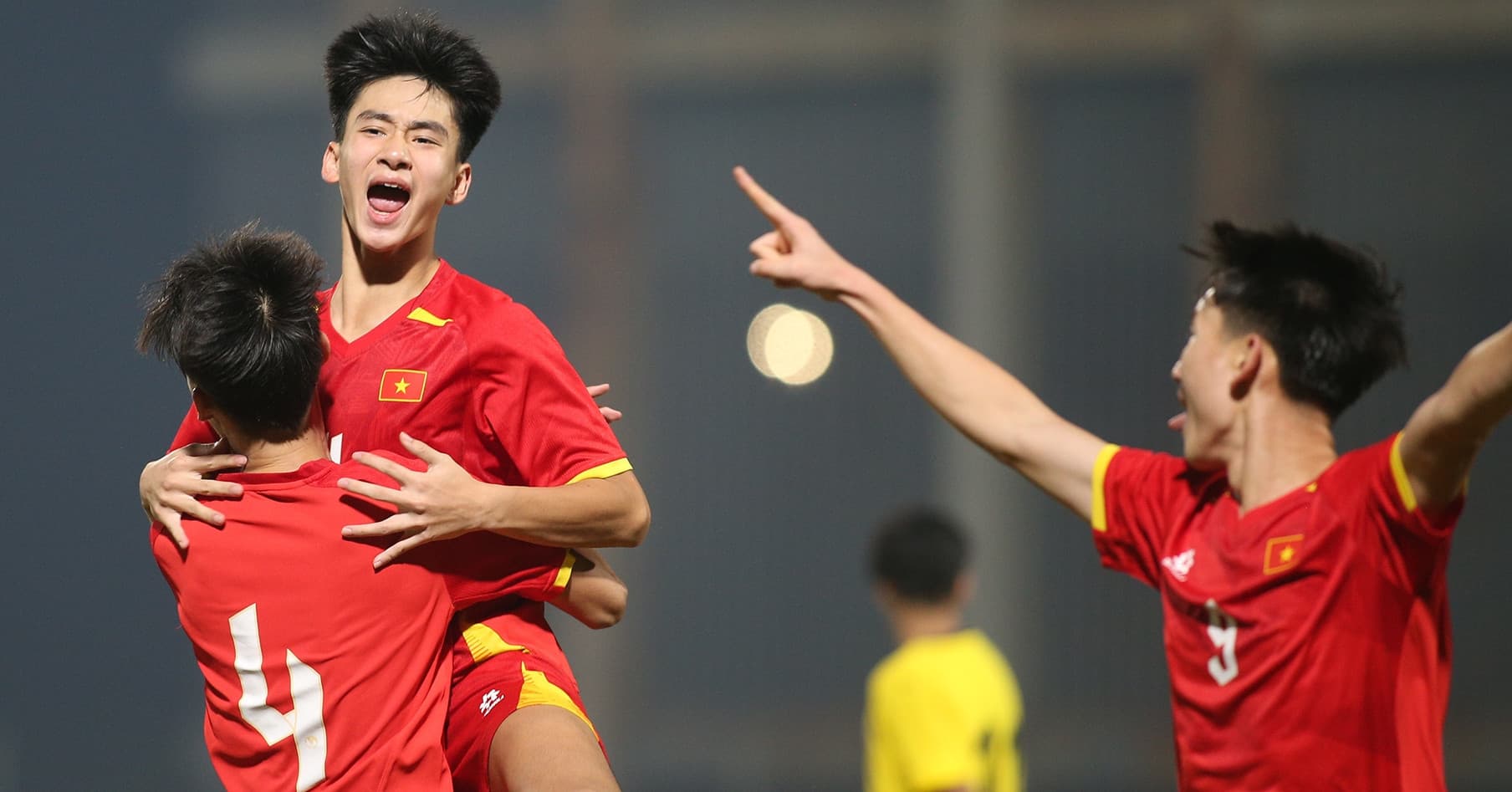U17 Việt Nam vs Malaysia: Đêm Gresik, Khi Thế Hệ Mới Bước Ra Ánh Sáng Đông Nam Á